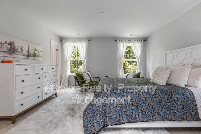 Building Photo - 5535 Wenrich Dr
