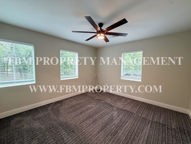 Building Photo - 338 Post Oak Dr
