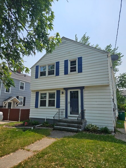 Front of the house - 123 Kimberly Ave.