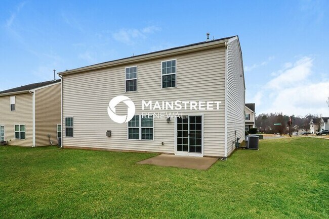 Building Photo - 4 Bedroom Pet-Friendly Home in Dallas, NC with Main Street Renewal