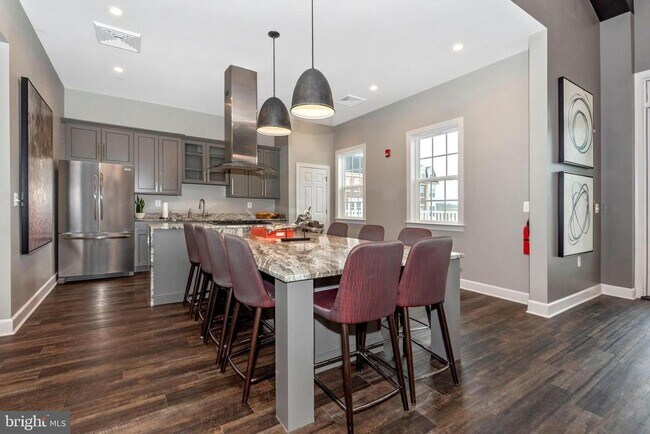 Building Photo - 5050 MacDonough Pl