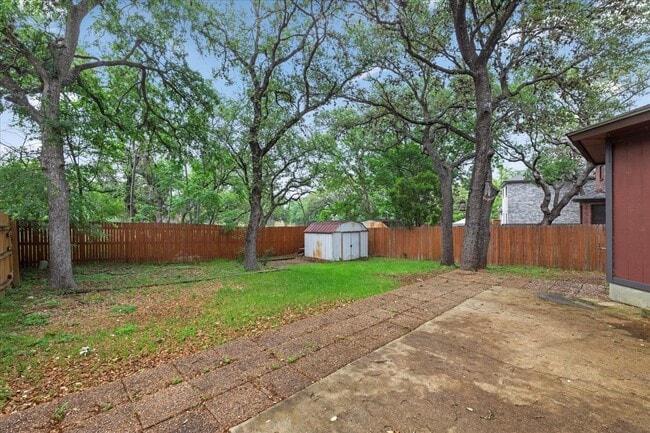Building Photo - Quiet Neighborhood in Brauns Farm