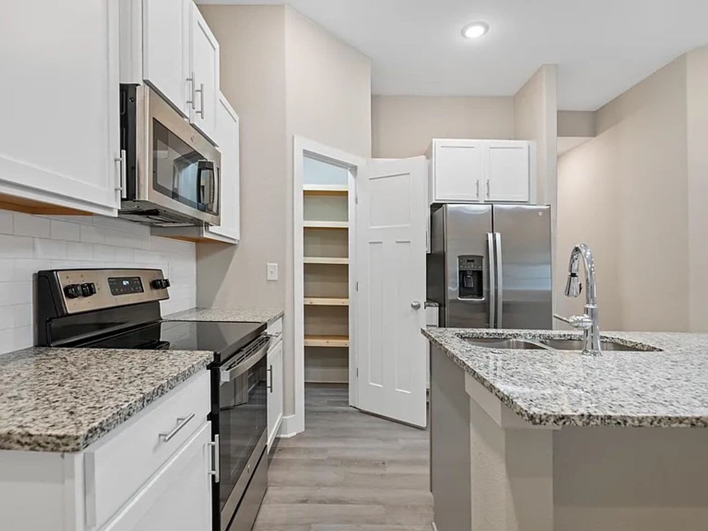 Building Photo - 3518 W 45th St S