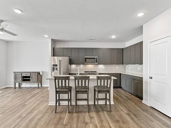 Building Photo - Earn Wealth While Leasing - Like a Homeowner - Lease to Own