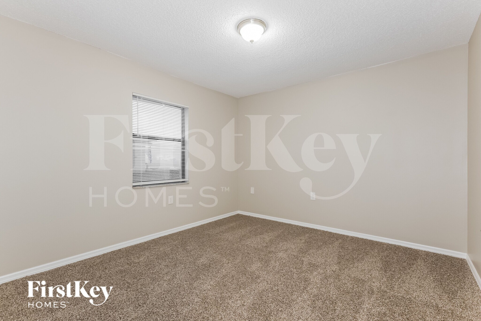 Building Photo - 7989 Sioux Ln