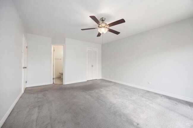 Building Photo - 806 S Sierra Ave