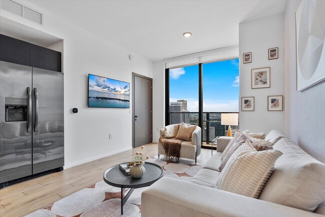 Building Photo - 398 NE 5th St