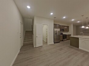 Building Photo - 23643 Gibson Frst Dr