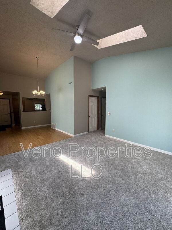 Building Photo - 5213 Forest Point Dr S