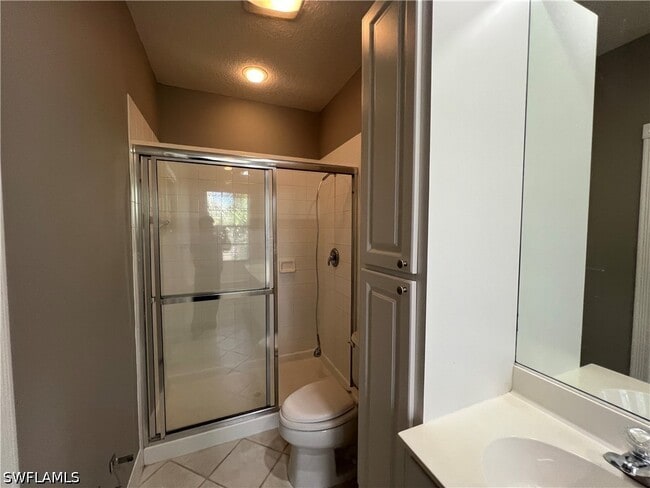 Building Photo - 5365 Cove Cir