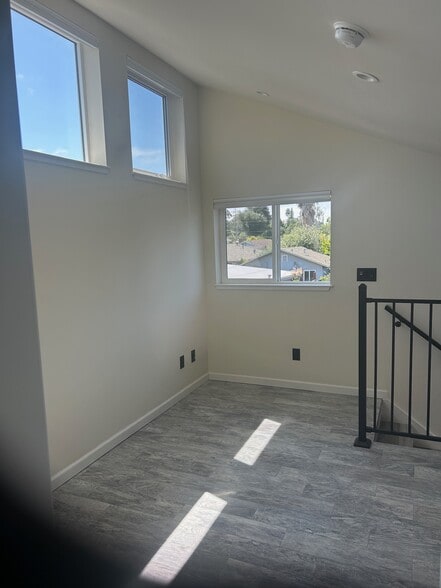 Building Photo - 222 Jackson St