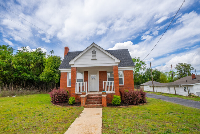 Building Photo - 2010 Platt Springs Rd