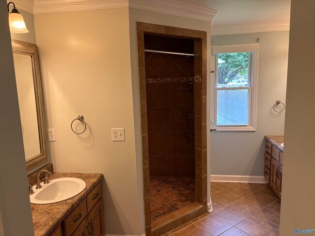 Building Photo - 304 Bellingrath Dr SW