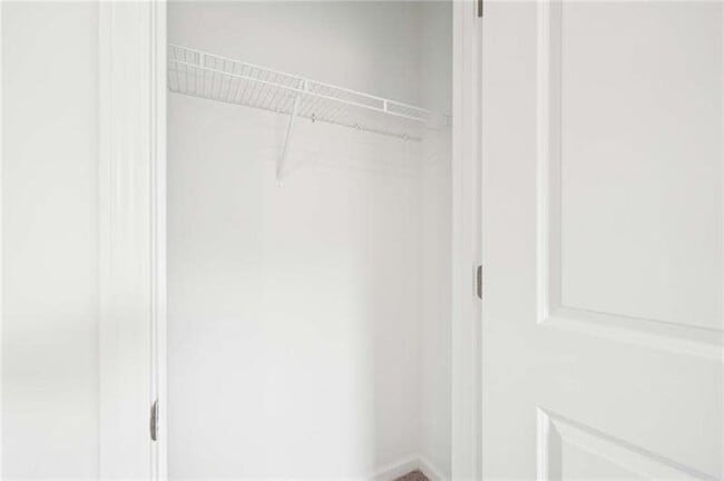 Building Photo - 320 Silverleaf Trl