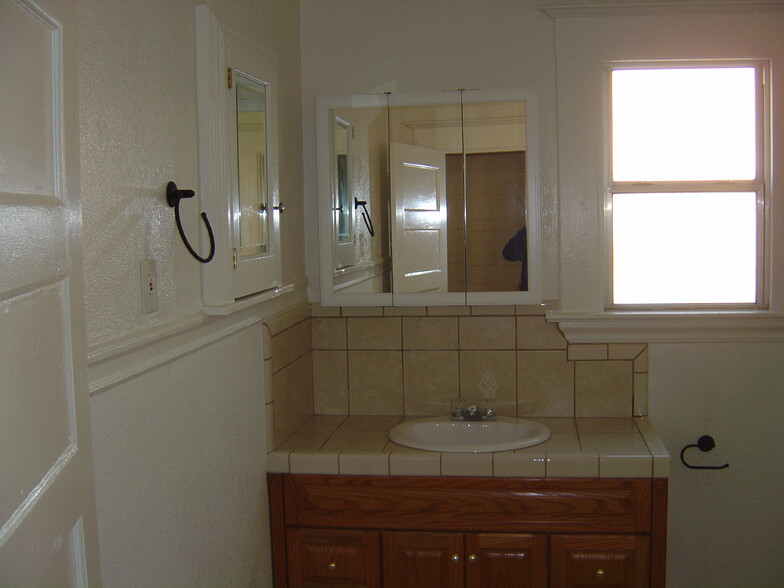 Building Photo - 1096 Aileen St