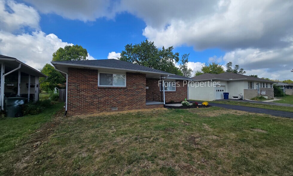 Building Photo - 1275 Geers Ave