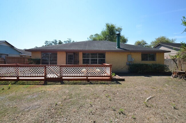 Building Photo - 522 Whippoorwill Dr