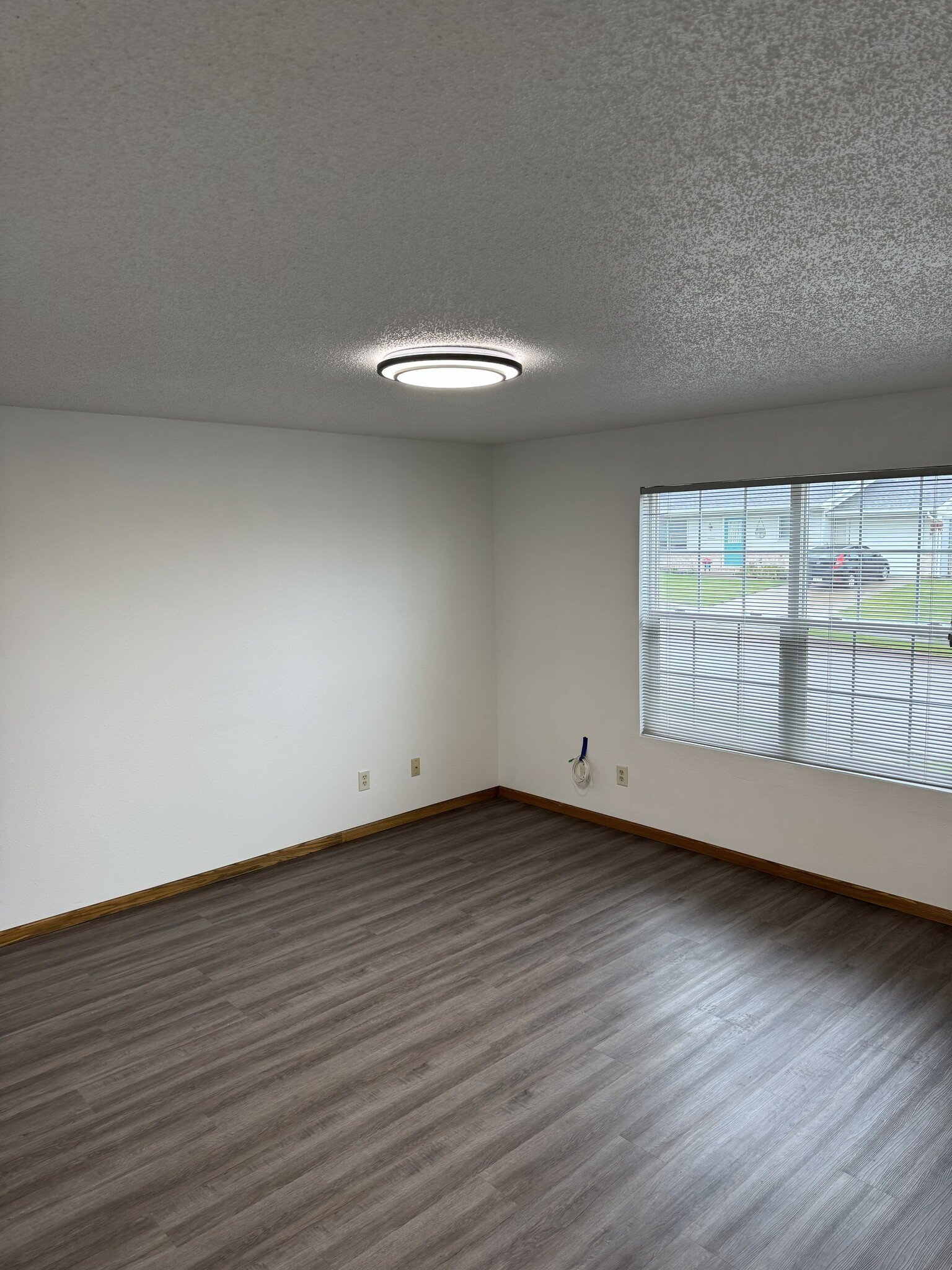 Building Photo - 2161 Sunnyslope Dr