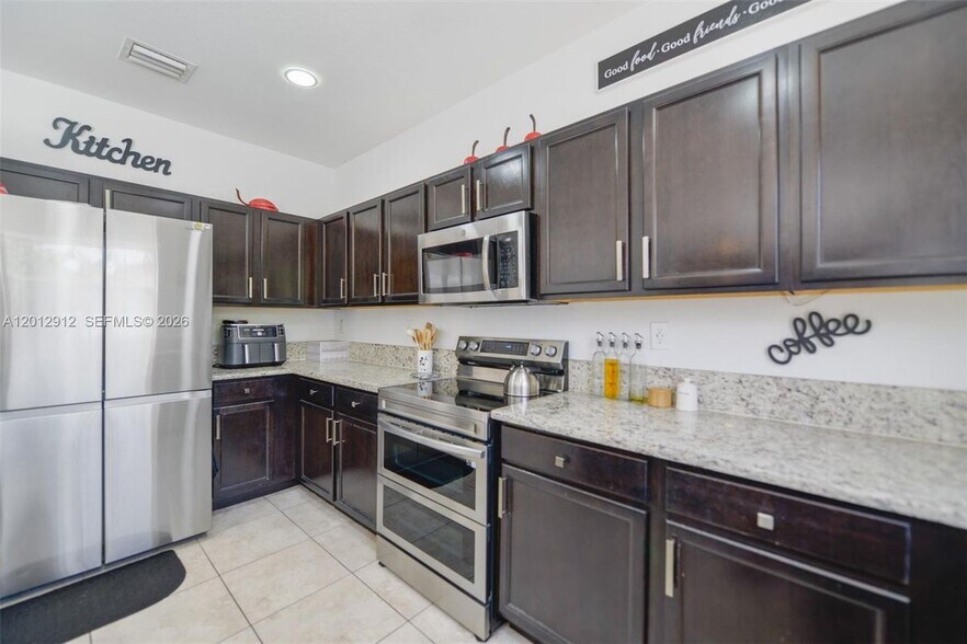 Building Photo - 9101 SW 169th Pl