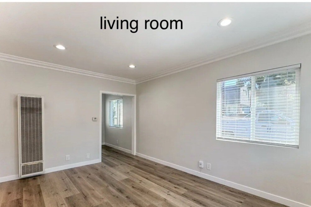 Building Photo - 133 Concord St