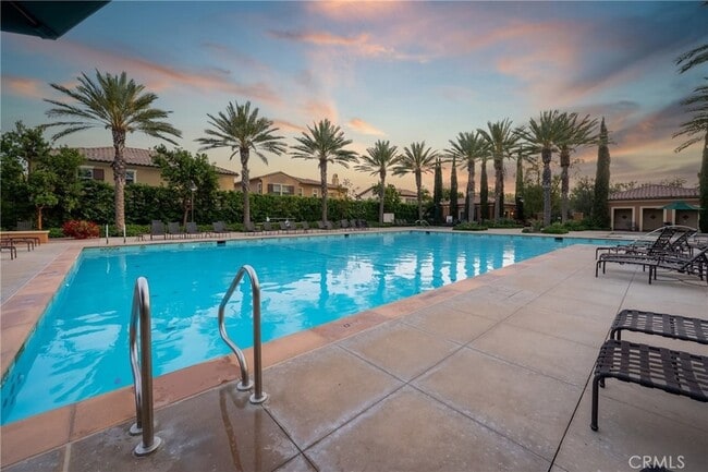 Building Photo - 210 Desert Bloom