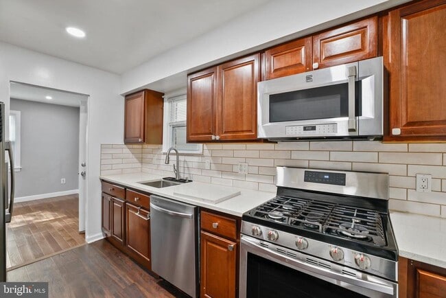 Building Photo - 10802 Blossom Ln