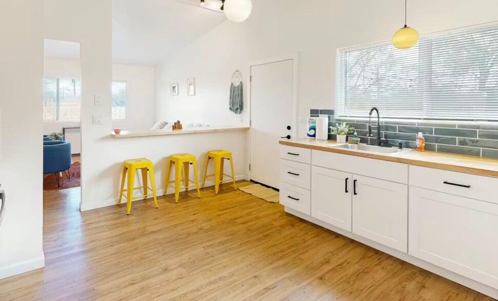 Building Photo - 3201 N Cherry Ave