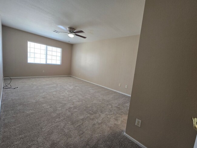 Building Photo - Townhome in Dreamy Summerlin Area -8417 Ma...