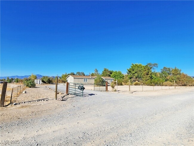 Primary Photo - 6060 Superior Ln