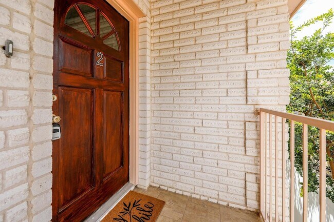 Building Photo - 2704 San Agustin Ave
