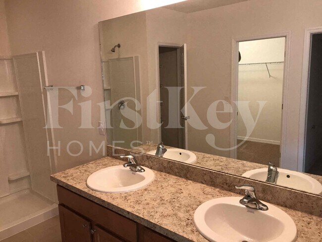 Building Photo - 217 NW 9th St