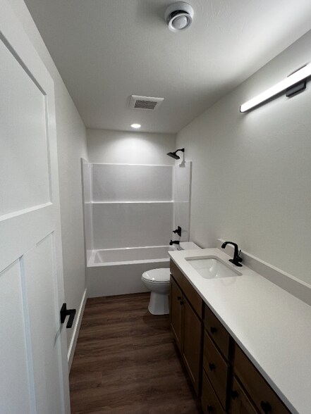Building Photo - 508 Wise Wy