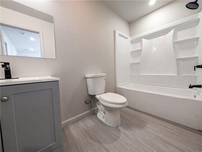 Building Photo - 88 Julian St