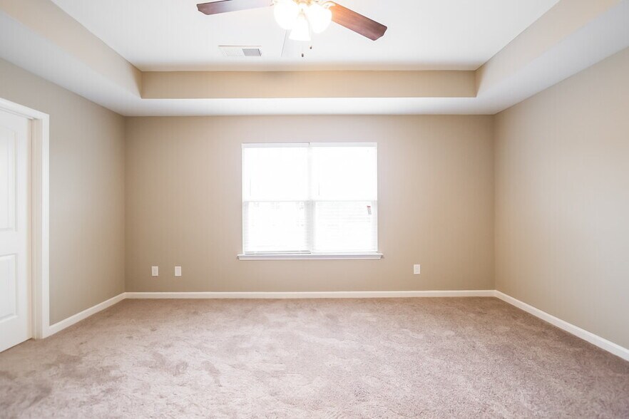 Building Photo - 619 Fieldcrest Dr