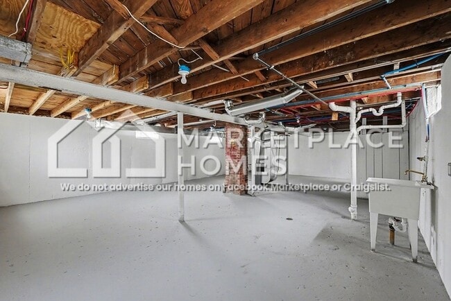 Building Photo - 19818 Fenmore St