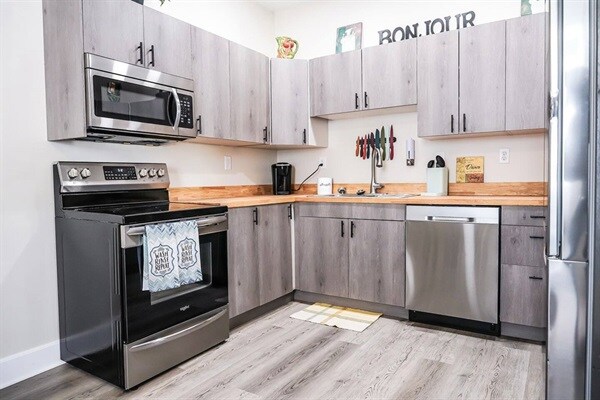 Building Photo - 1528 5th St