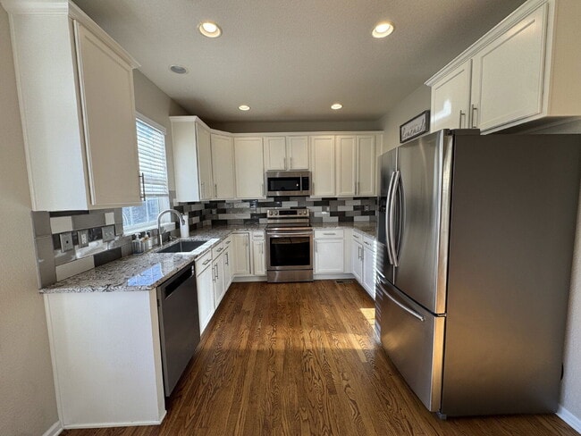 Building Photo - 631 Hanging Rock Pl