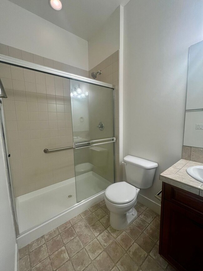 Building Photo - PENDING APPLICATION; Spacious Home on Golf Course  - All Bedrooms En Suite