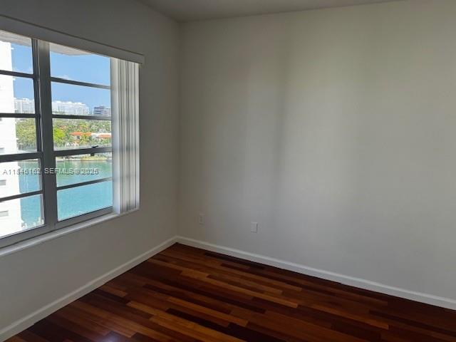 Building Photo - 9100 W Bay Harbor Dr