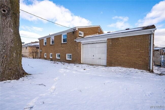 Building Photo - 24 Honduras Ln