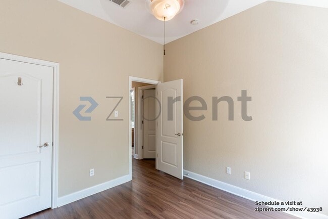 Building Photo - 27 Green Terrace Cove