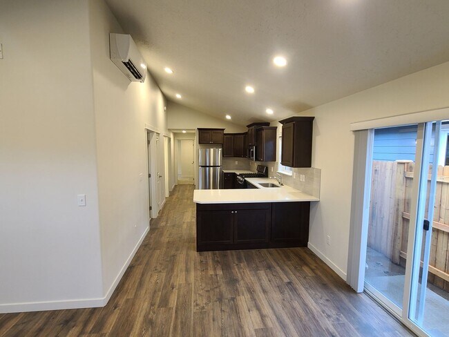 Building Photo - Single Level 3 Bed/2 Bath in NW Redmond - Upas Avenue