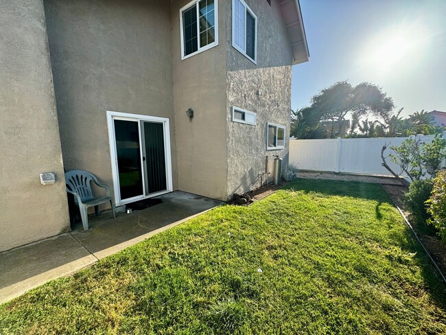 Building Photo - 3-Bedroom House, 2-Car Garage, Fenced Yard...