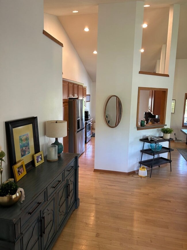 Building Photo - Charming West Side Single Family Home