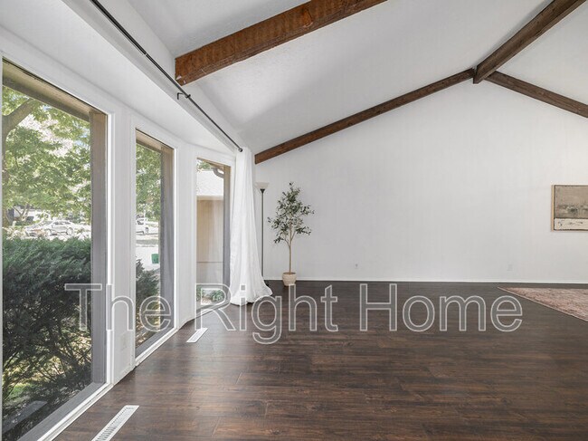 Building Photo - 11736 Quail Dr