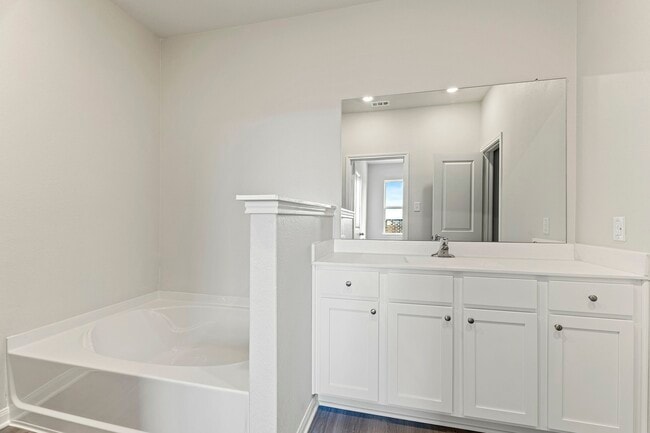 Building Photo - 8819 New Jade Dr