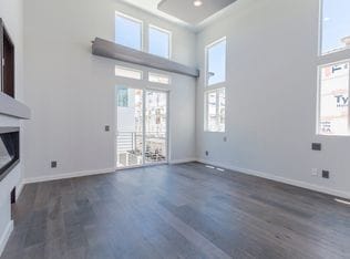 Building Photo - 205 S Irena Ave