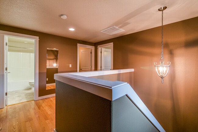 Building Photo - Beautiful 3-Bedroom, 2.5-Bath Home With Of...