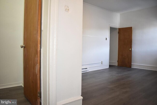 Building Photo - 10 S 62nd St