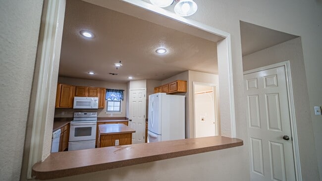 Building Photo - Bulverde Gem for Lease